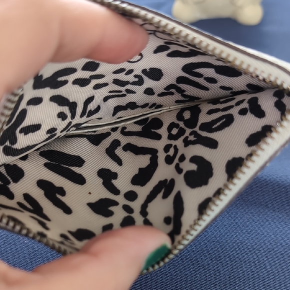 Jessica Simpson Cream Pouch - Picture 5 of 7